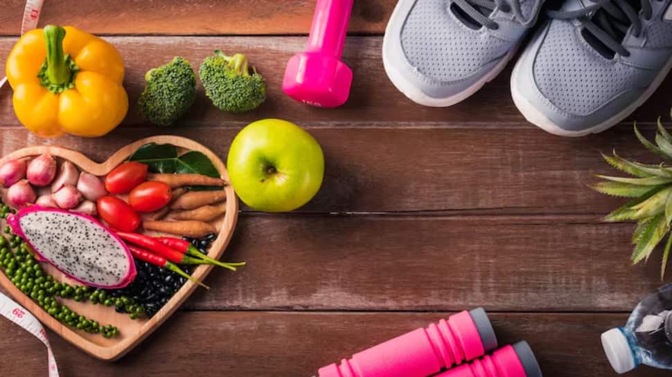 5 Harmful Effects Of Drinking Water Immediately After Eating Fruits And How It Affects Digestion And Health | Health News