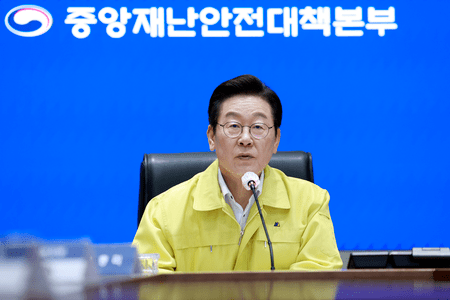 South Korean President faces high-stakes diplomacy ahead of summit talks with Trump during APEC gathering