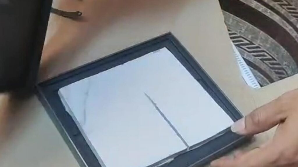 Bengaluru techie orders Rs 1.86 lakh phone online, gets tile instead | Bangalore News