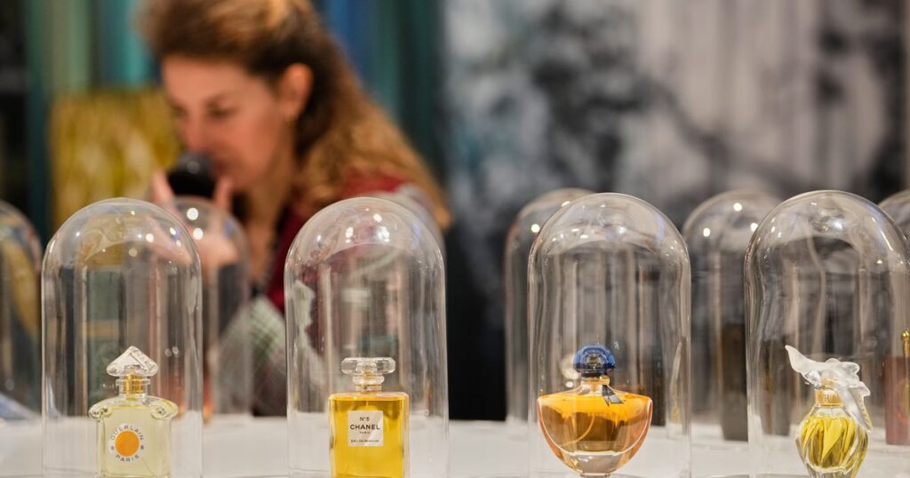 German scents exhibition combines 1,000 years of fragrances with art and history