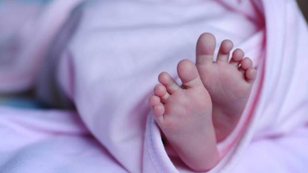 Newborn dies after delivery in Karnataka govt hospital corridor, mother ‘denied immediate treatment’