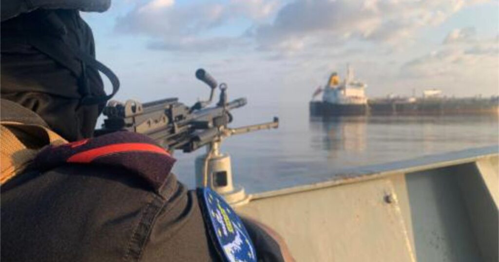 European Union vessel reaches ship raided by pirates off Somalia; all 24 crew on board safe