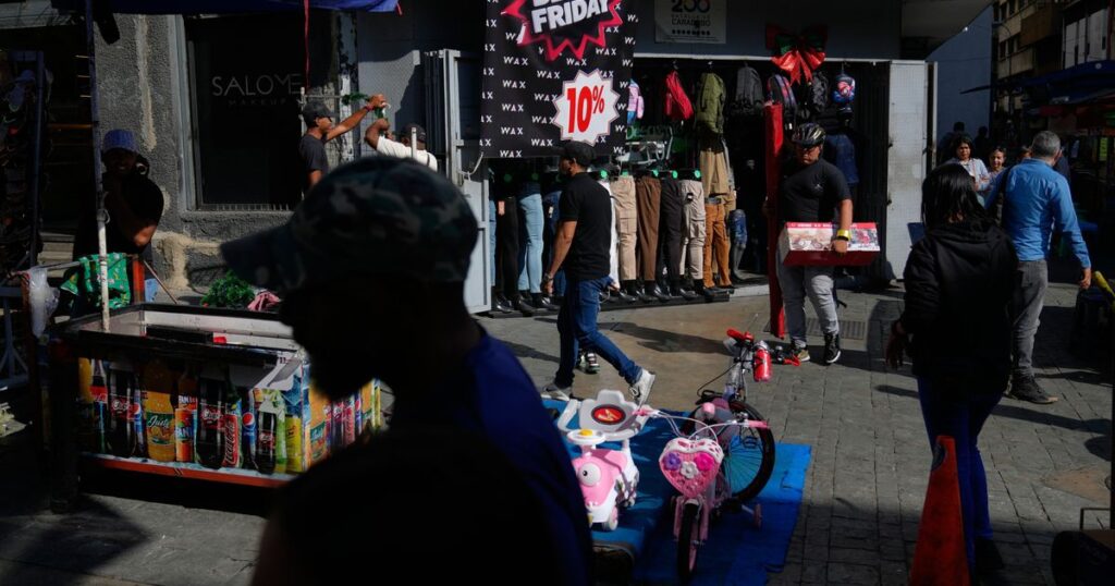 Venezuelans worried about economic turmoil shun Black Friday deals
