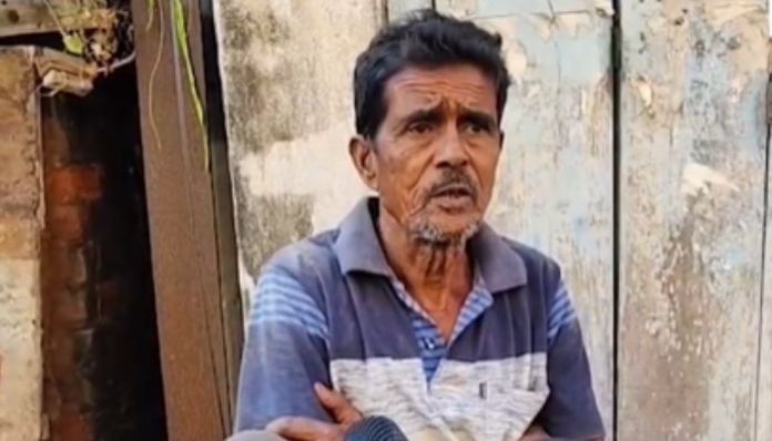 West Bengal: Man claims Mahabur from Bangladesh made fake voter ID to pose as his son, seeks help from ECI to deport the accused