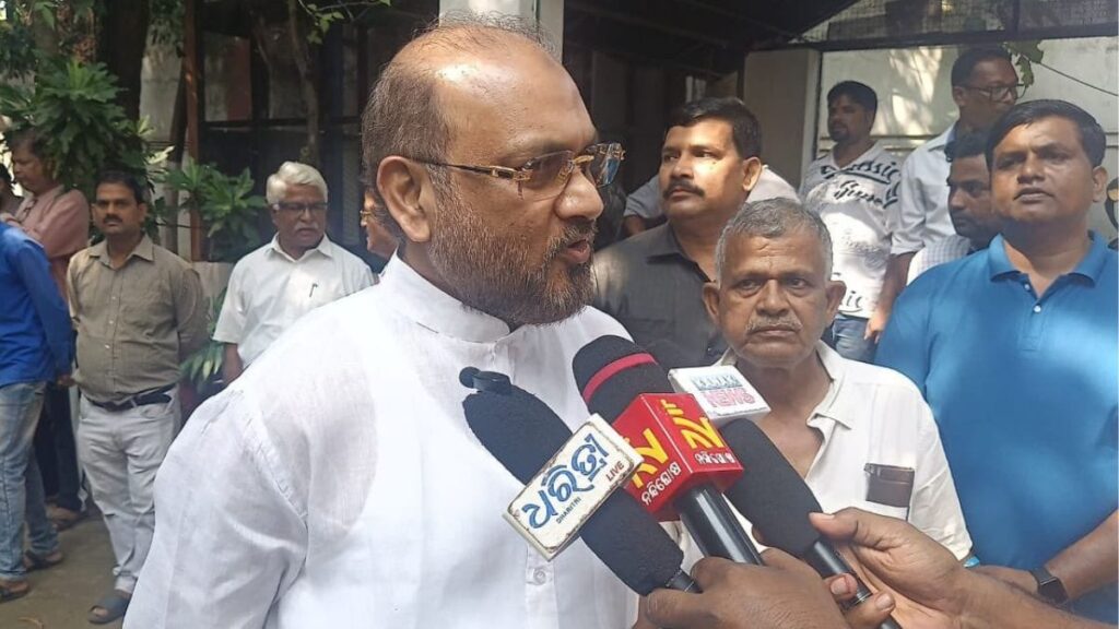 Cong expels Odisha ex-MLA who sought central role for Priyanka