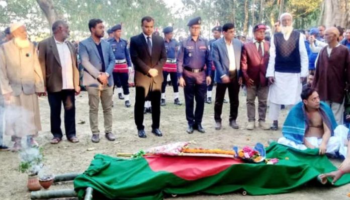 Attacks on minorities continue in Bangladesh: Hindu freedom fighter and his wife brutally murdered by slitting their throats in Rangpur