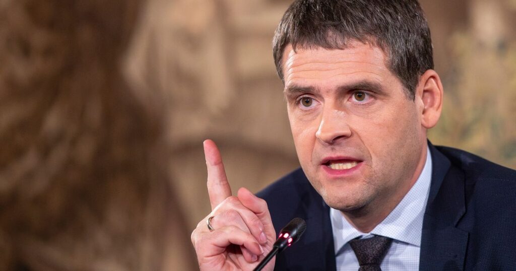 Lithuanian court convicts the leader of a governing party of inciting hatred against Jews