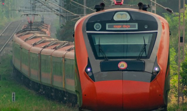 Railways to Introduce Regional Cuisine in Vande Bharat, Cracks Down on Fake Ticket Accounts